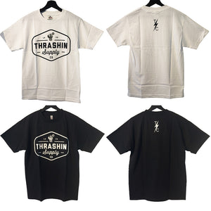 [Thrashin Supply Co.] Badge Tee Black バッジ Tシャツ ホワイト or ブラック